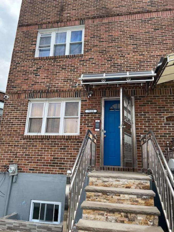 Apartamento Deluxe Twin Size Bed-red On The 1st Fl In Elmhurst Ny