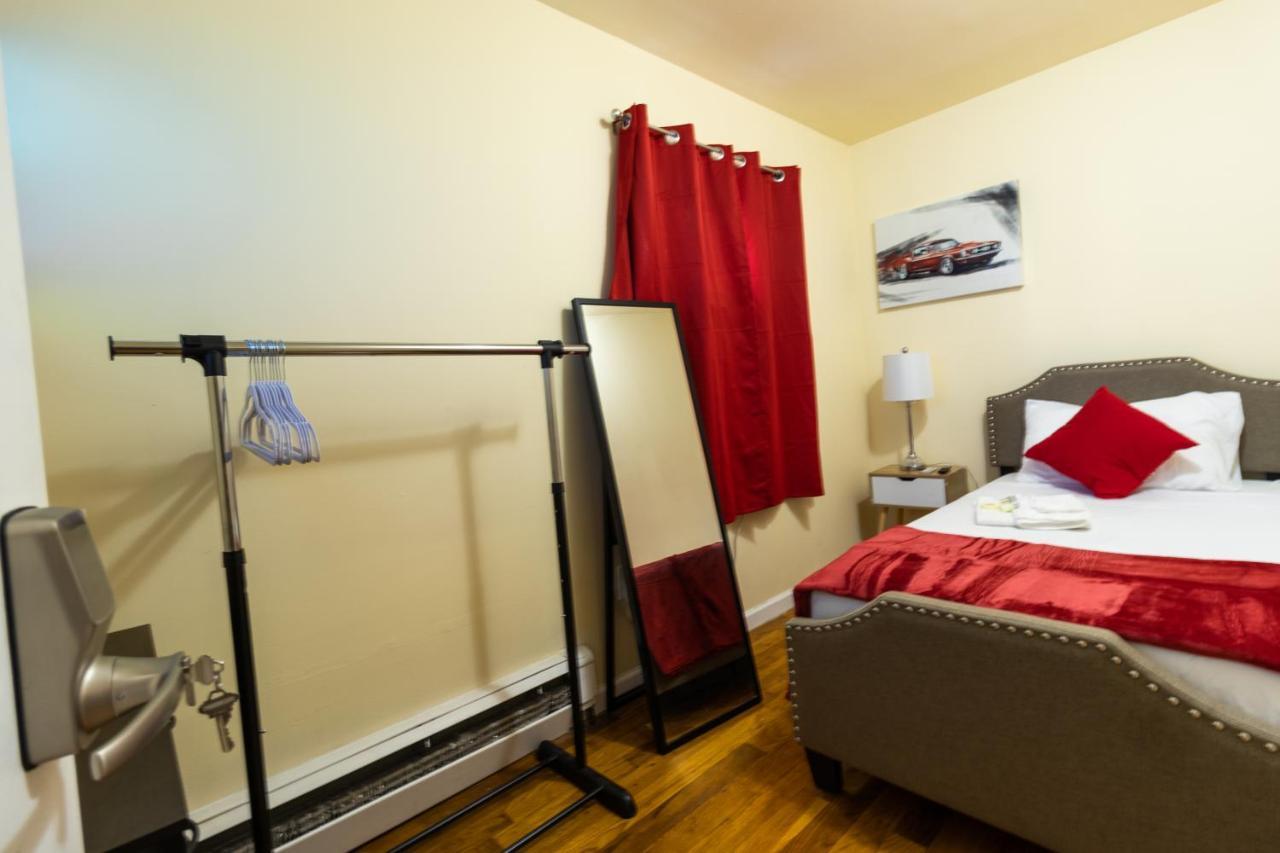 Deluxe Twin Size Bed-red On The 1st Fl In Elmhurst Ny * Nova York