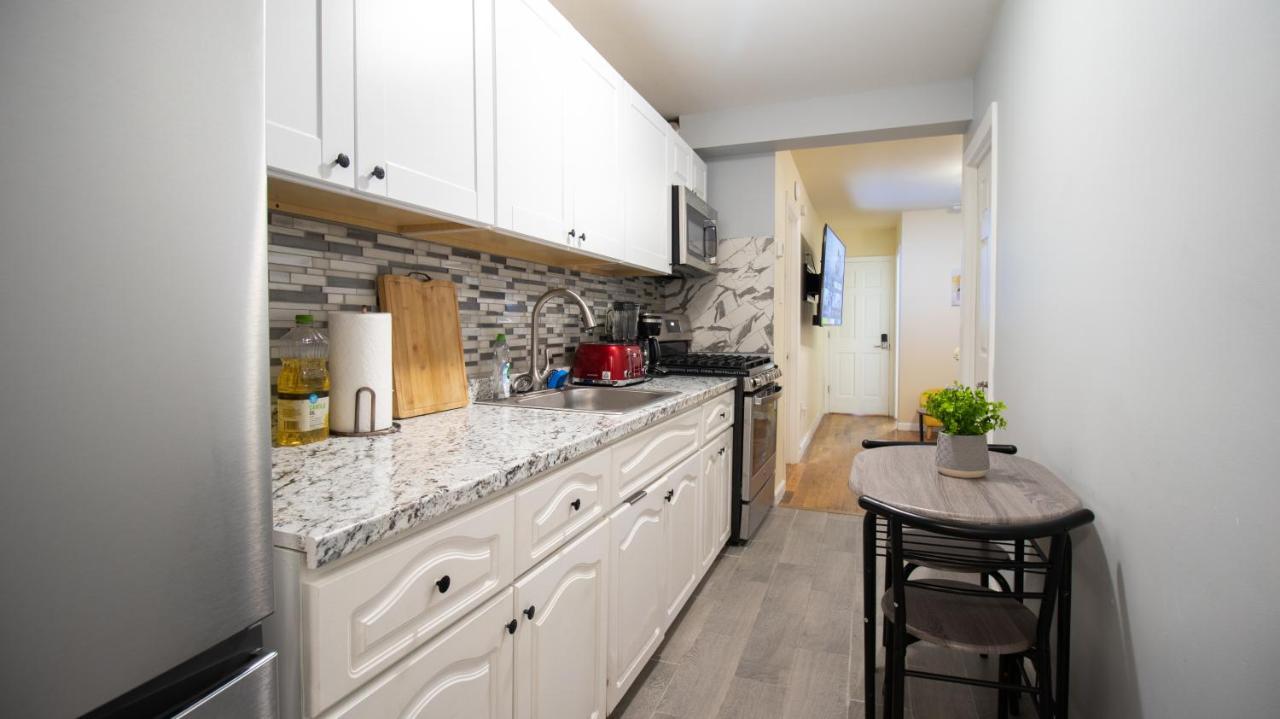 Deluxe Twin Size Bed-red On The 1st Fl In Elmhurst Ny Apartamento