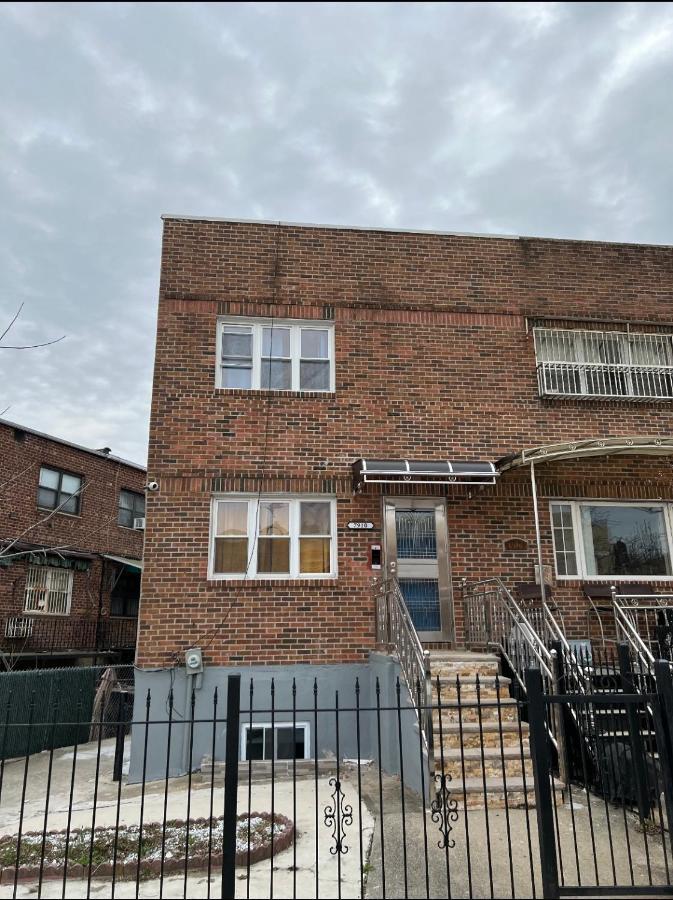 Apartamento Deluxe Twin Size Bed-red On The 1st Fl In Elmhurst Ny